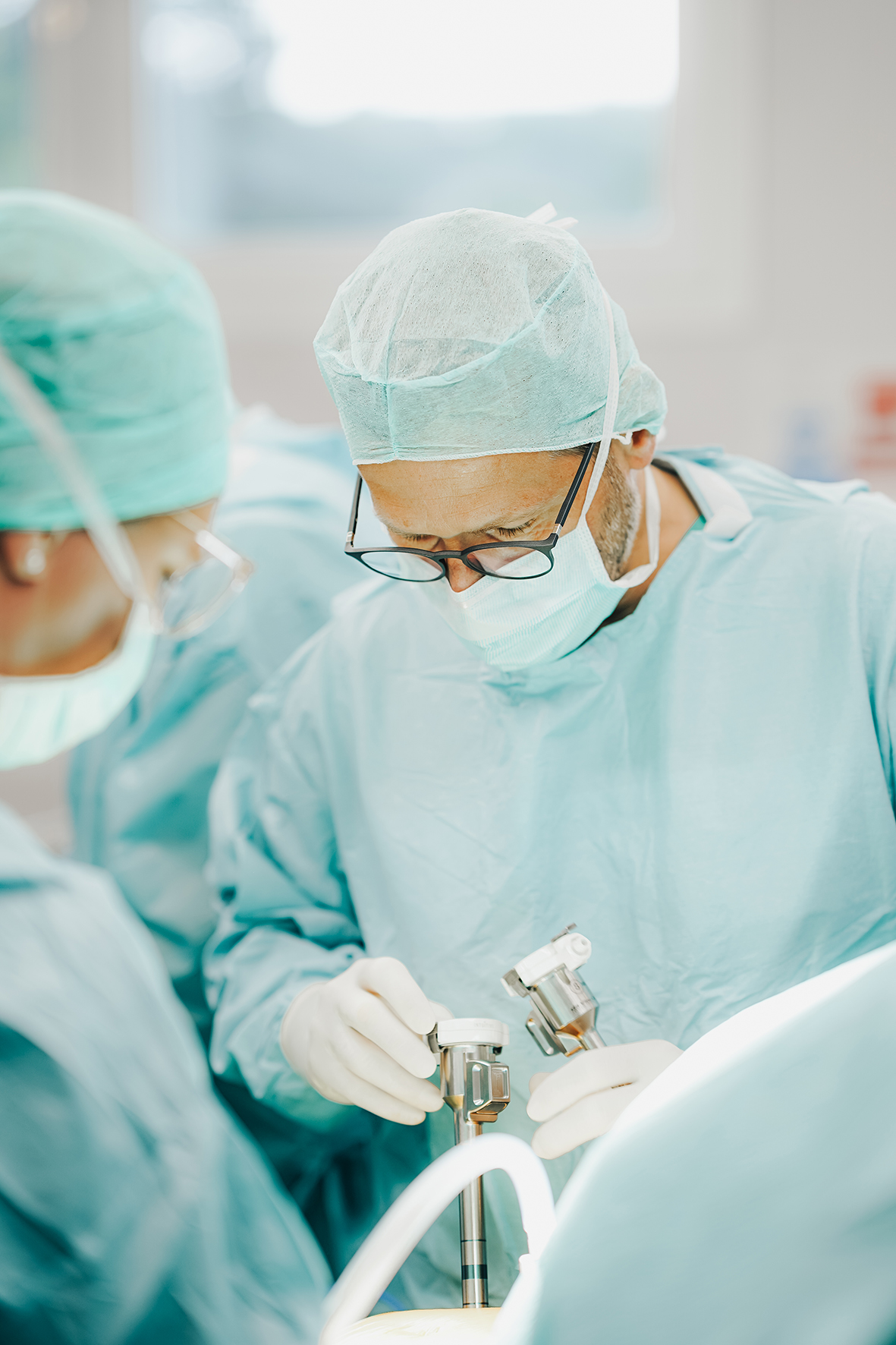 Univ.-Prof. Dr. med. Marcel Binnebösel im OP